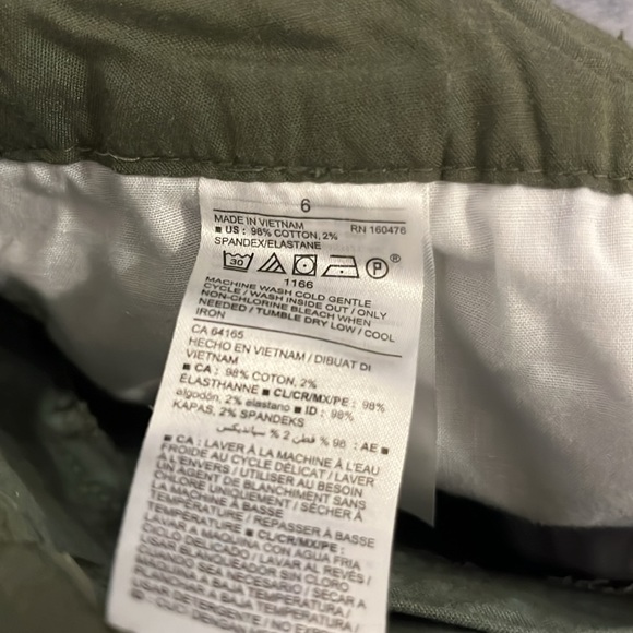 Old navy fatigue shorts - Picture 4 of 5